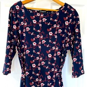 PRE-OWNED Liz Claiborne Red, White, and Blue Floral Spring Dress - Size Medium/M